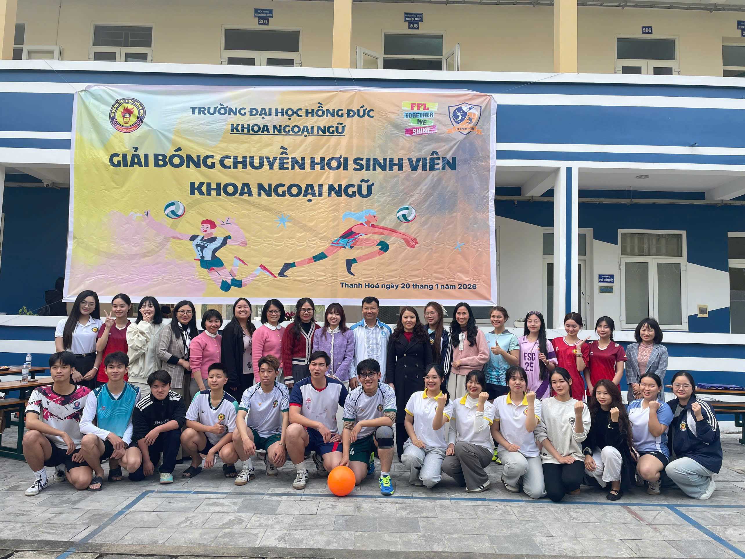 Khai mạc giải bóng chuyền hơi sinh viên khoa Ngoại ngữ - Khởi đầu sôi nổi, lan tỏa tinh thần thể thao